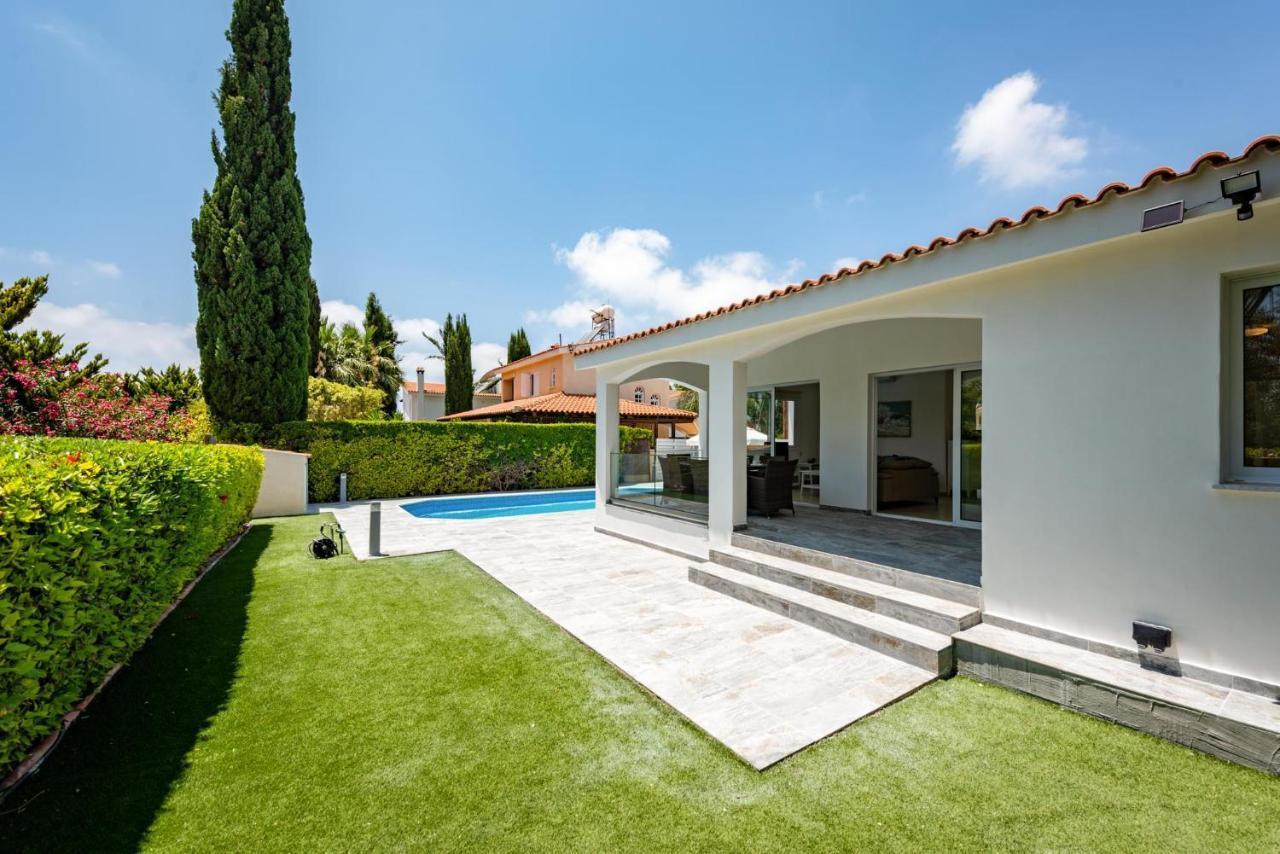 Bungalow Mikaella By Ezoria Villas Коръл бей Екстериор снимка