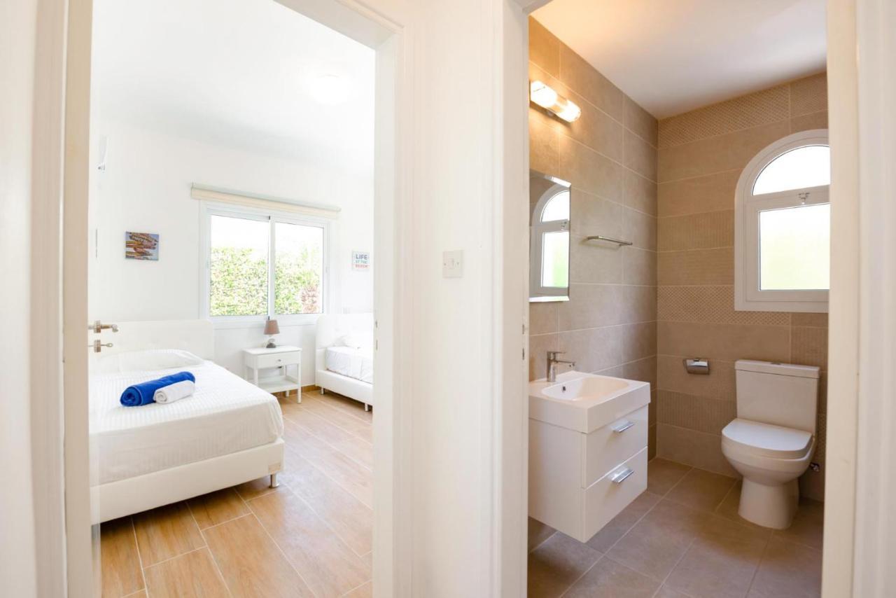 Bungalow Mikaella By Ezoria Villas Коръл бей Екстериор снимка