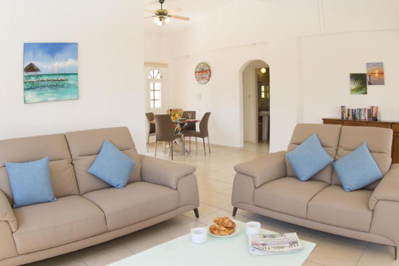 Bungalow Mikaella By Ezoria Villas Коръл бей Екстериор снимка